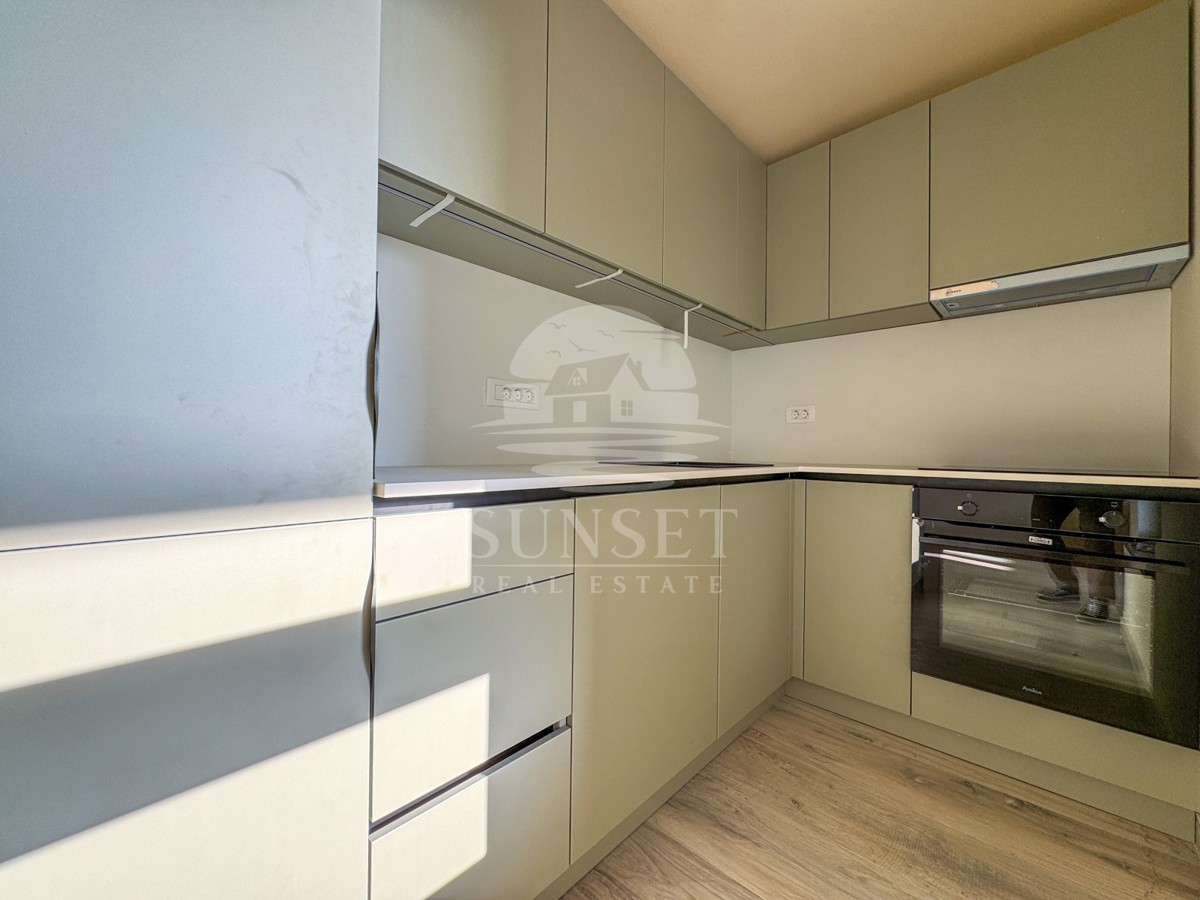 MODERNO STANOVANJE LE 300 METROV OD MORA (F4)