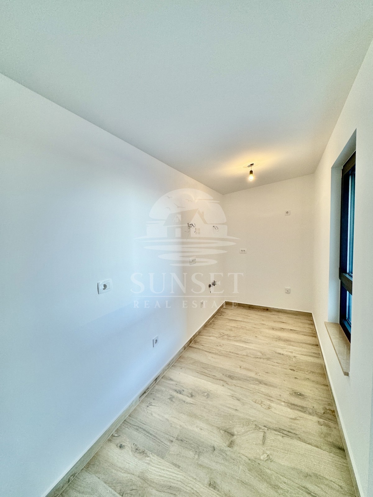 MODERNO STANOVANJE LE 300 METROV OD MORA (F4)