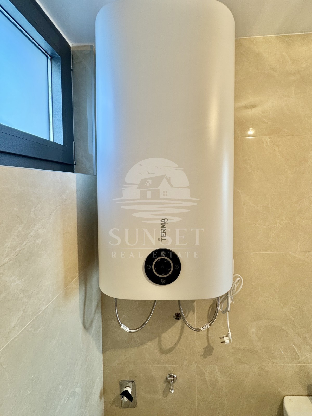 MODERNO STANOVANJE LE 300 METROV OD MORA (F4)