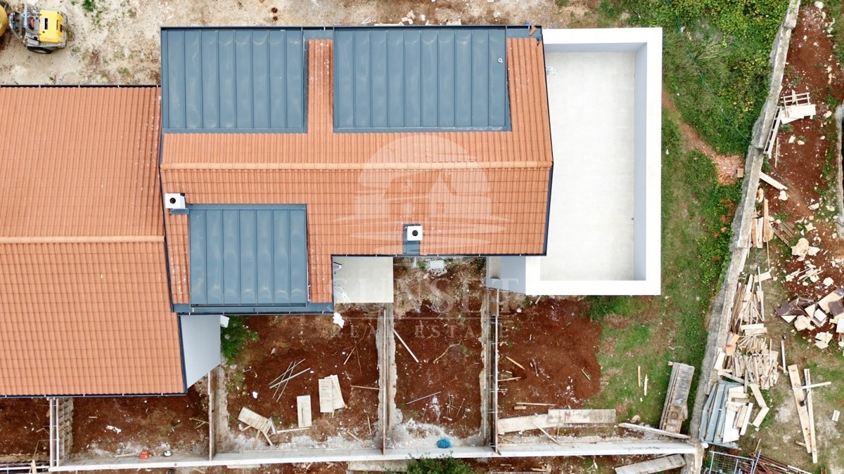 OKOLICA POREČA - DVOETAŽNO STANOVANJE V NOVOGRADNJI S POGLEDOM NA MORJE