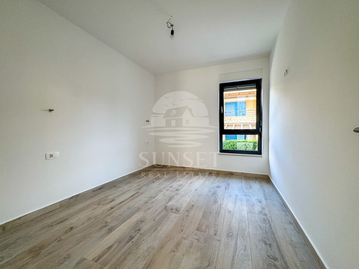 MODEREN STAN V SAMO 300 METRIH OD MORA (B1)