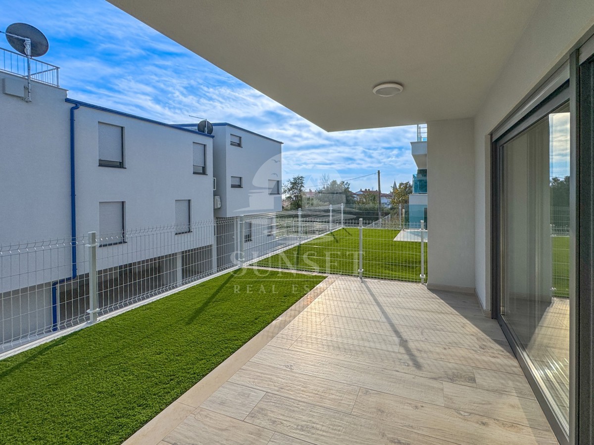 MODEREN STAN V SAMO 300 METRIH OD MORA (B1)