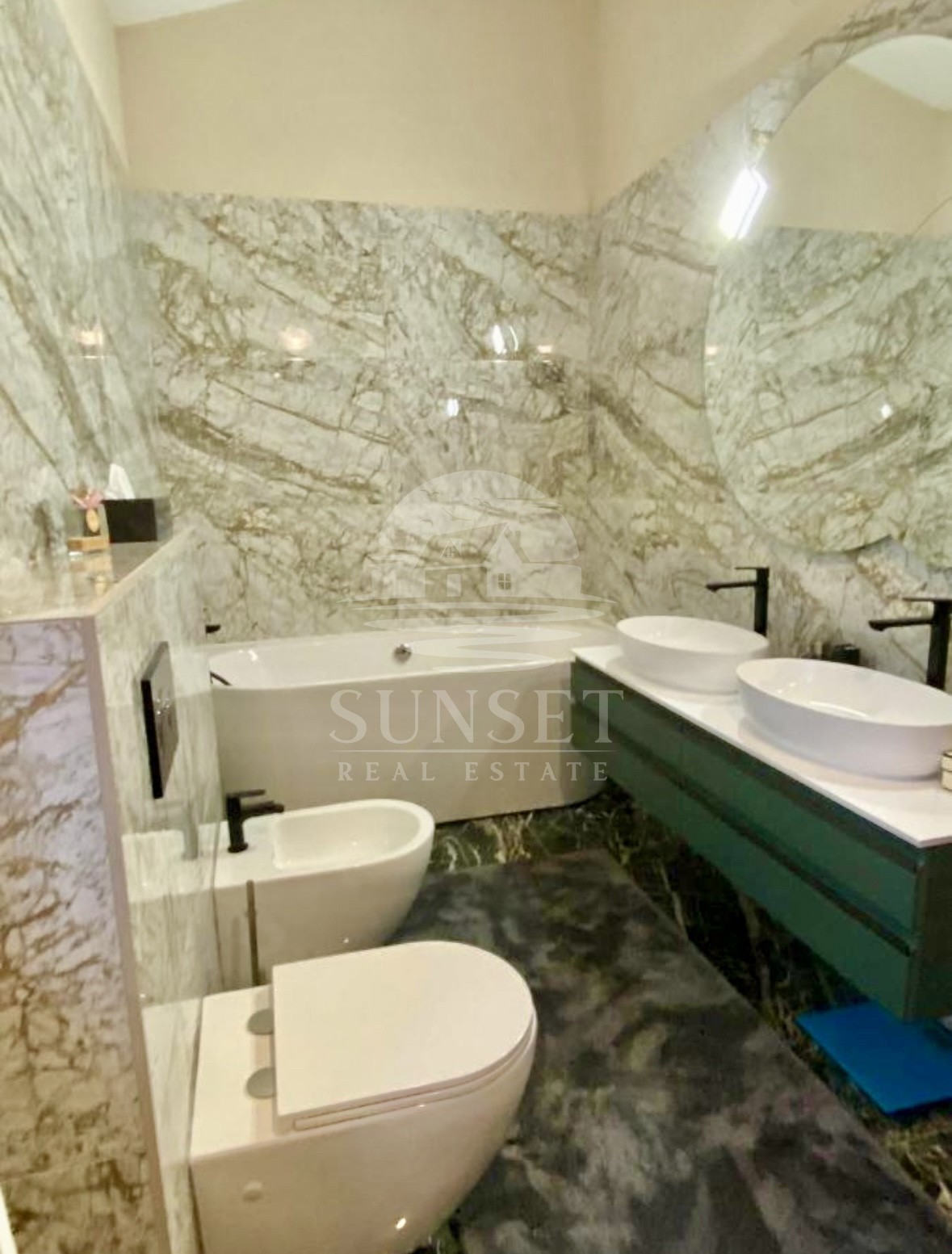 ISTRA, NOVIGRAD – MEDITERANSKA HIŠA Z BAZENOM