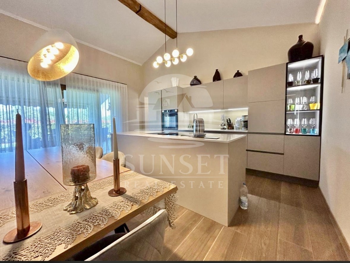 ISTRA, NOVIGRAD – MEDITERANSKA HIŠA Z BAZENOM