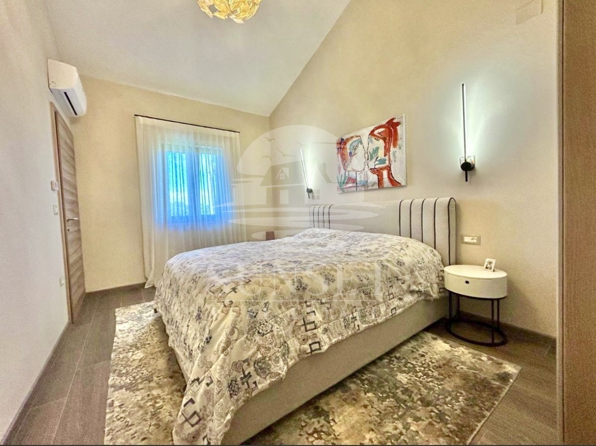 ISTRA, NOVIGRAD – MEDITERANSKA HIŠA Z BAZENOM