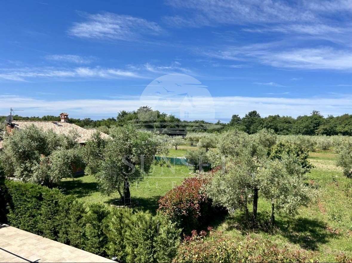 ISTRA, NOVIGRAD – MEDITERANSKA HIŠA Z BAZENOM