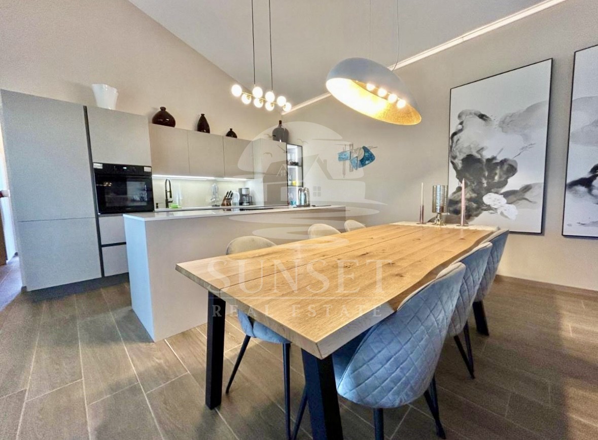 ISTRA, NOVIGRAD – MEDITERANSKA HIŠA Z BAZENOM