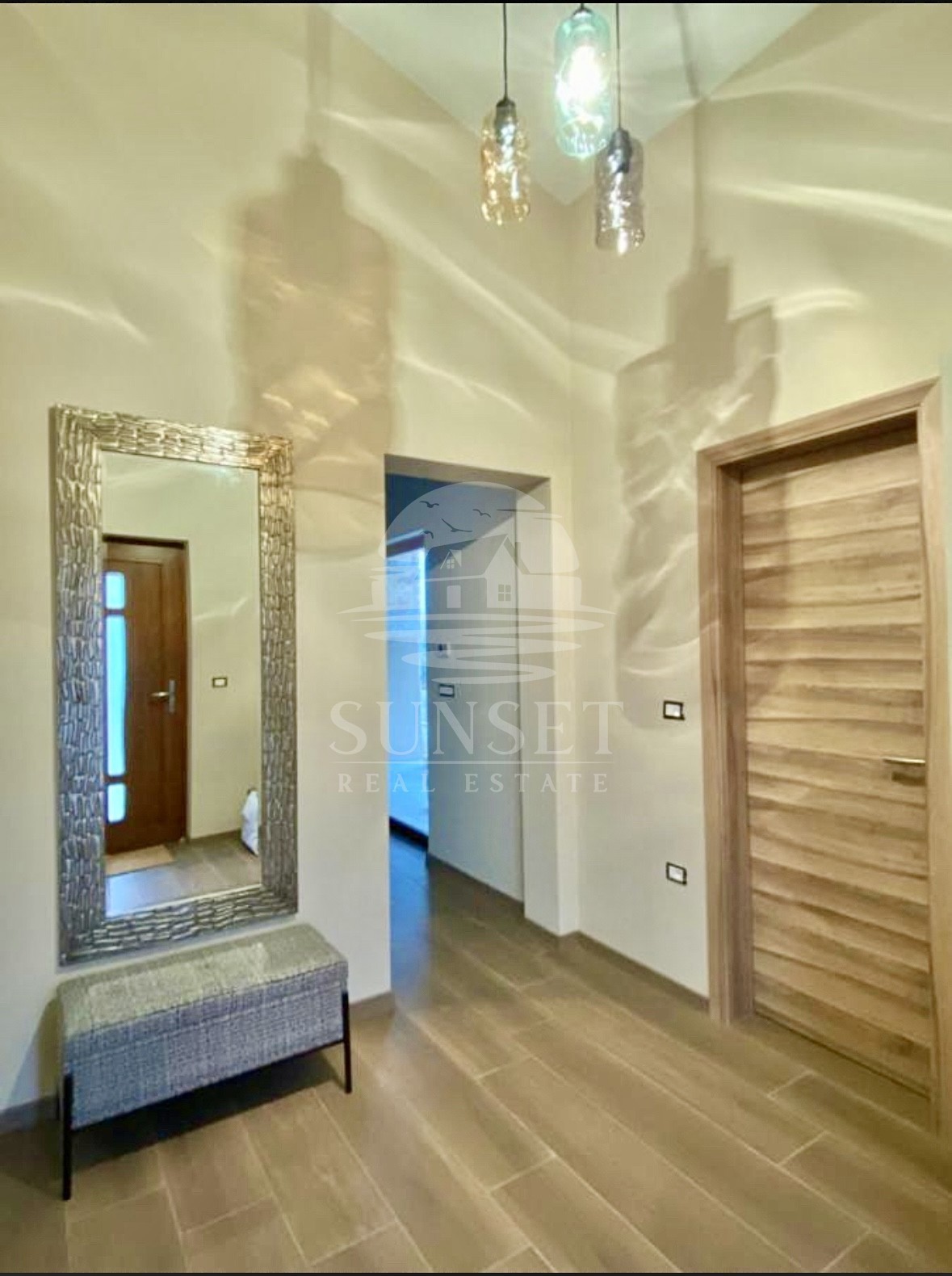 ISTRA, NOVIGRAD – MEDITERANSKA HIŠA Z BAZENOM