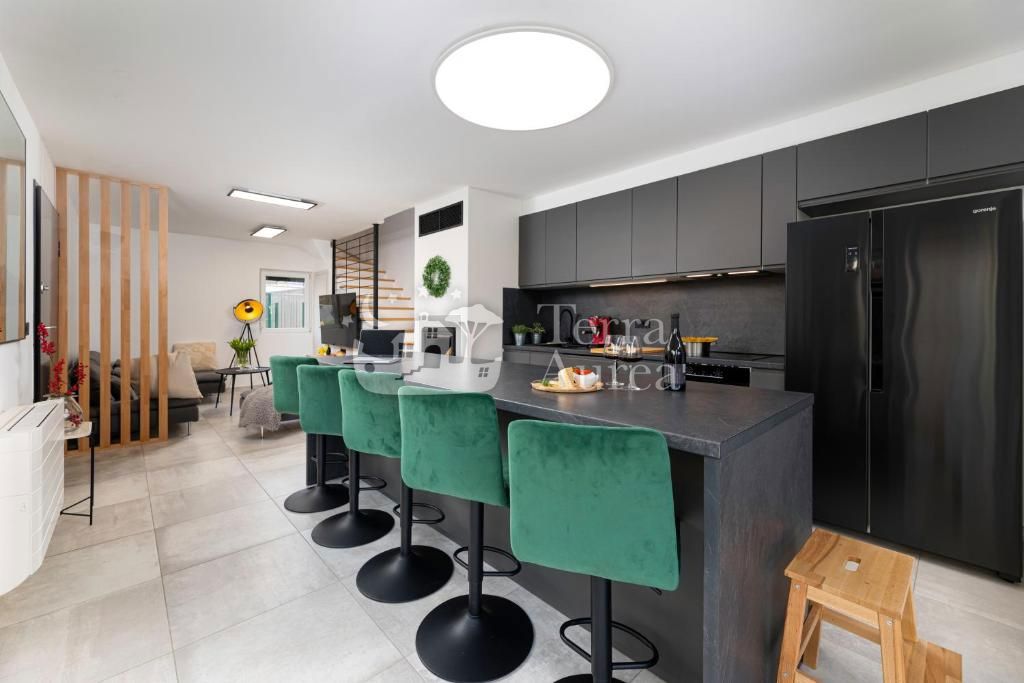 Apartma Malinska, Malinska-Dubašnica, 102,37m2