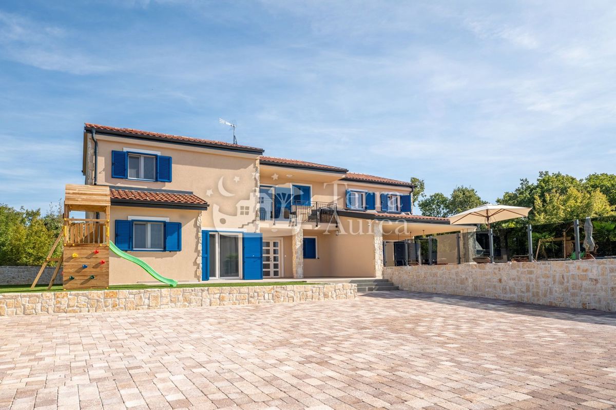 Vila Dobrinj, 320m2