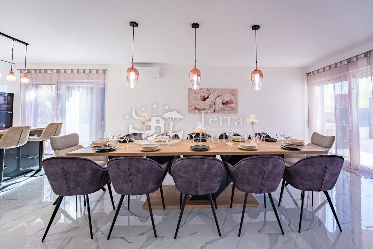 Vila Dobrinj, 320m2