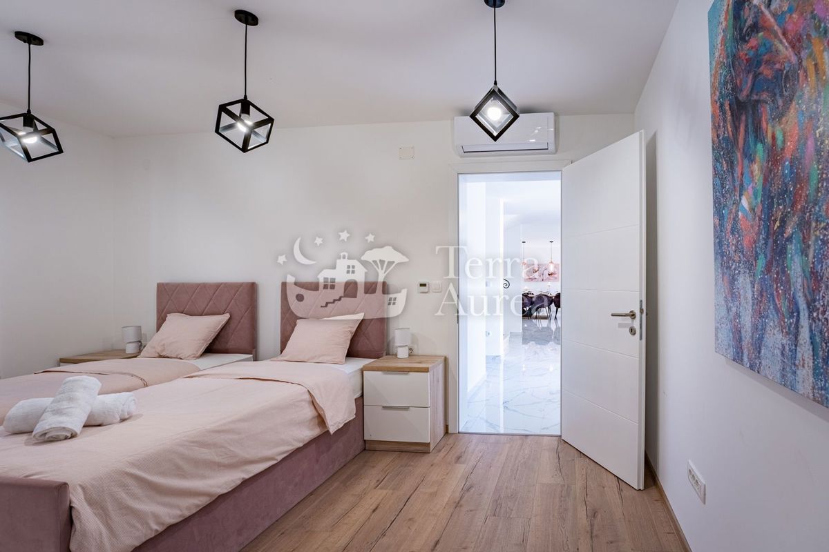 Vila Dobrinj, 320m2
