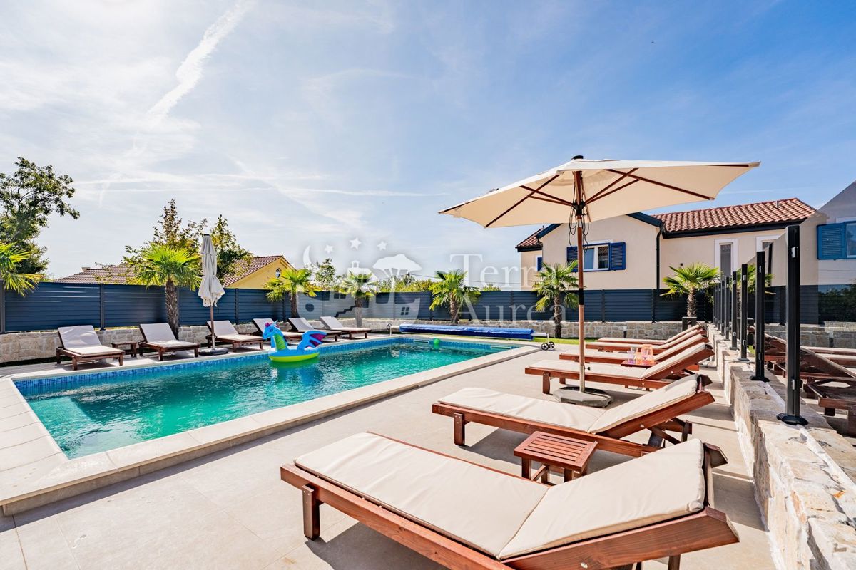 Vila Dobrinj, 320m2