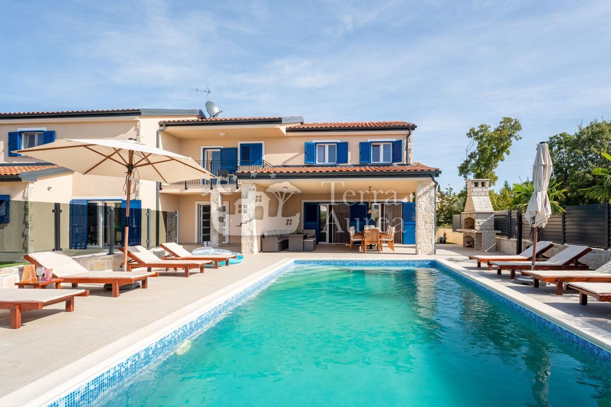 Vila Dobrinj, 320m2