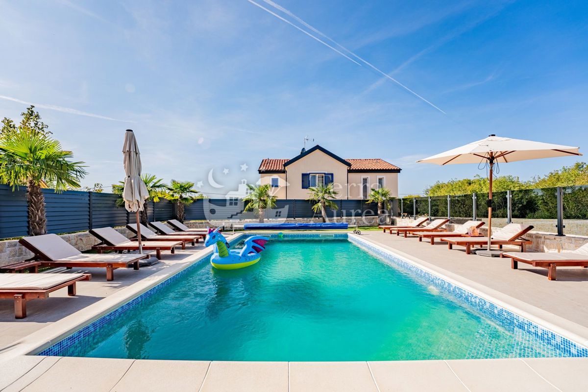 Vila Dobrinj, 320m2
