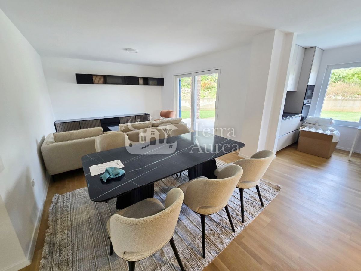 Hiša Dobrinj, 245m2