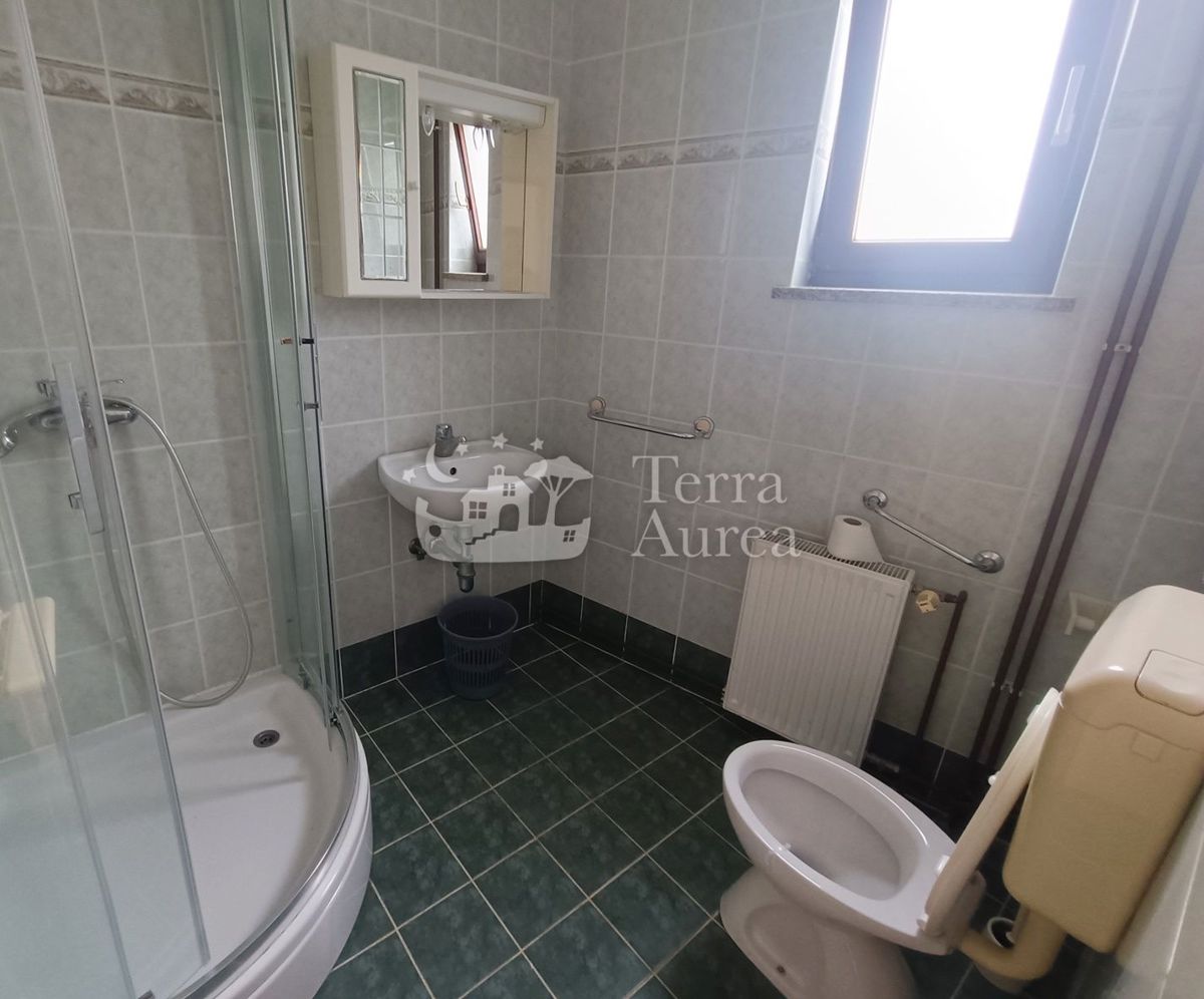 Poslovni prostor Malinska, Malinska-Dubašnica, 1.084m2