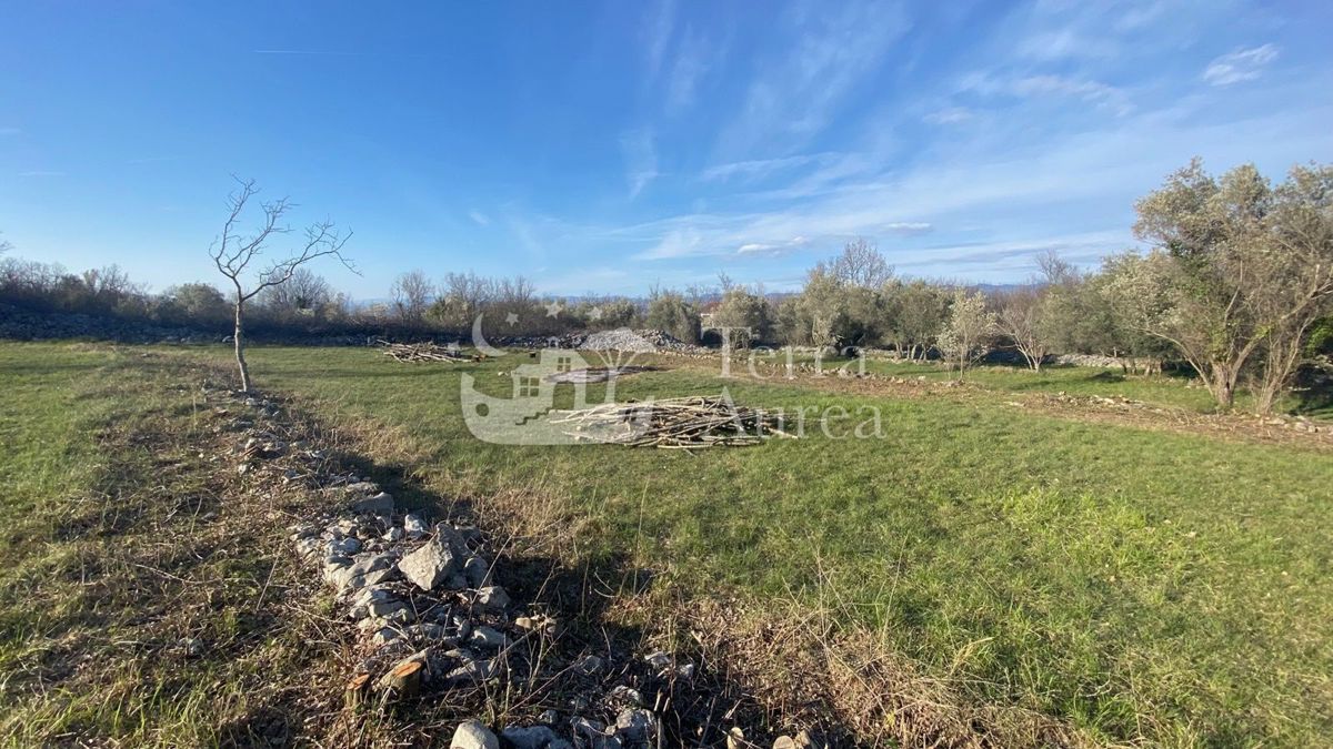 Gradbena zemljišča Dobrinj, 840m2