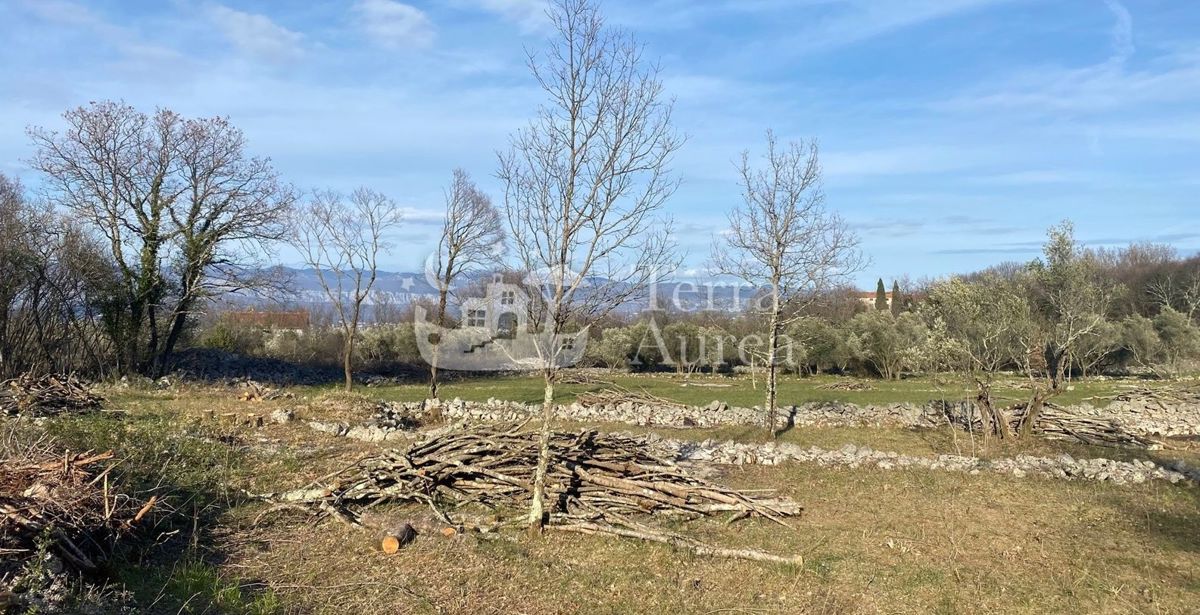 Gradbena zemljišča Dobrinj, 840m2