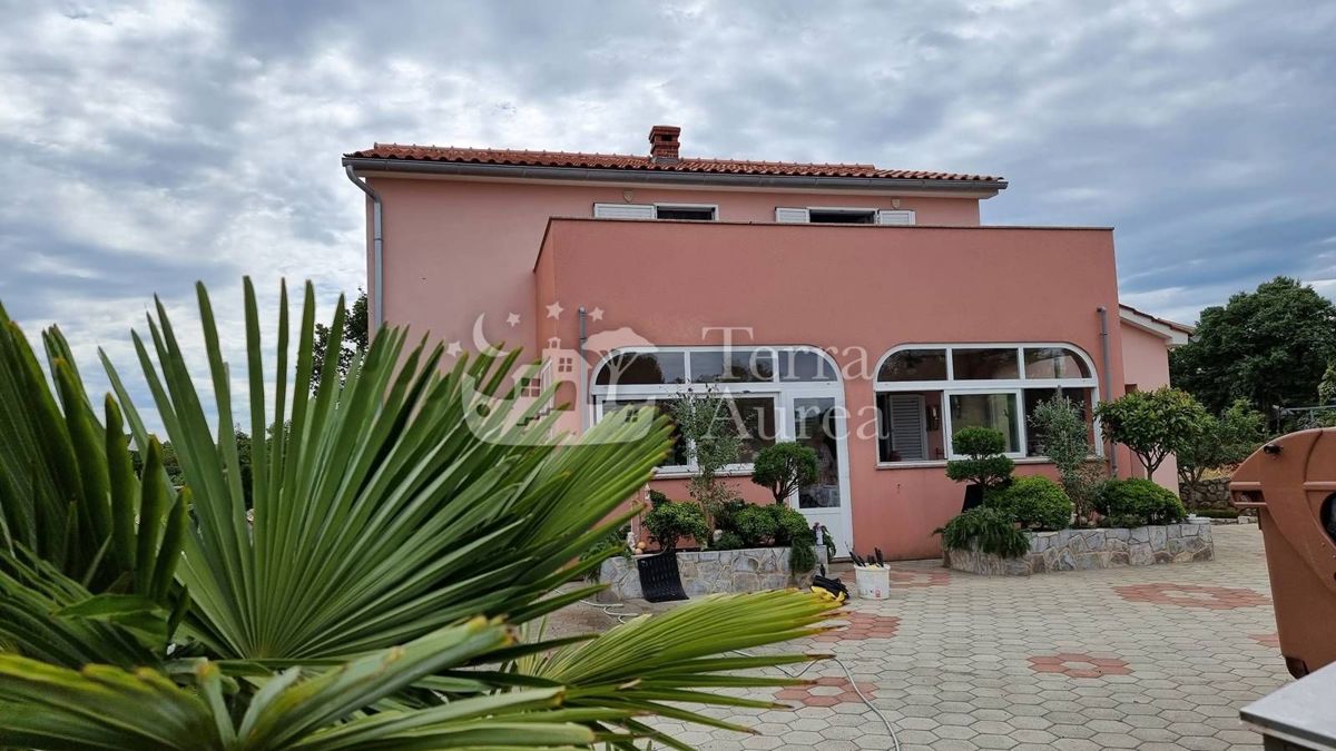 Hiša Malinska, Malinska-Dubašnica, 200m2