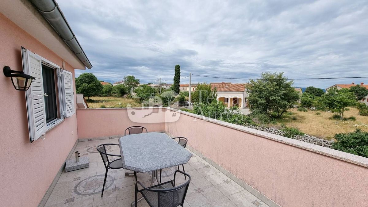 Hiša Malinska, Malinska-Dubašnica, 200m2