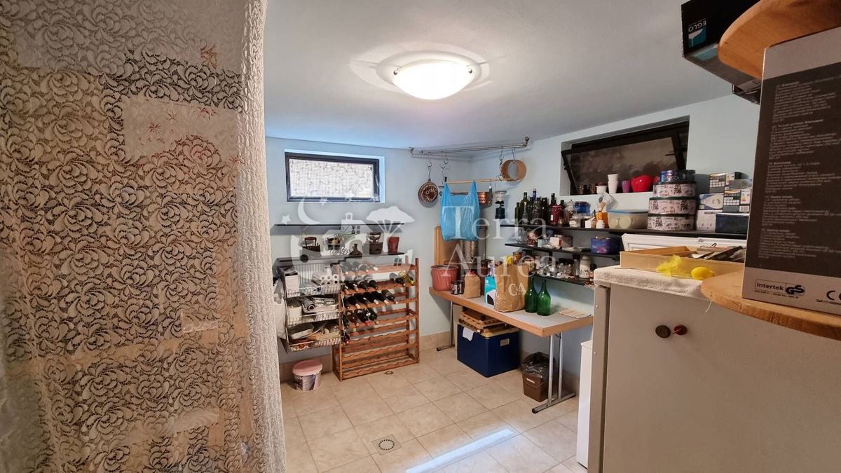 Hiša Malinska, Malinska-Dubašnica, 200m2