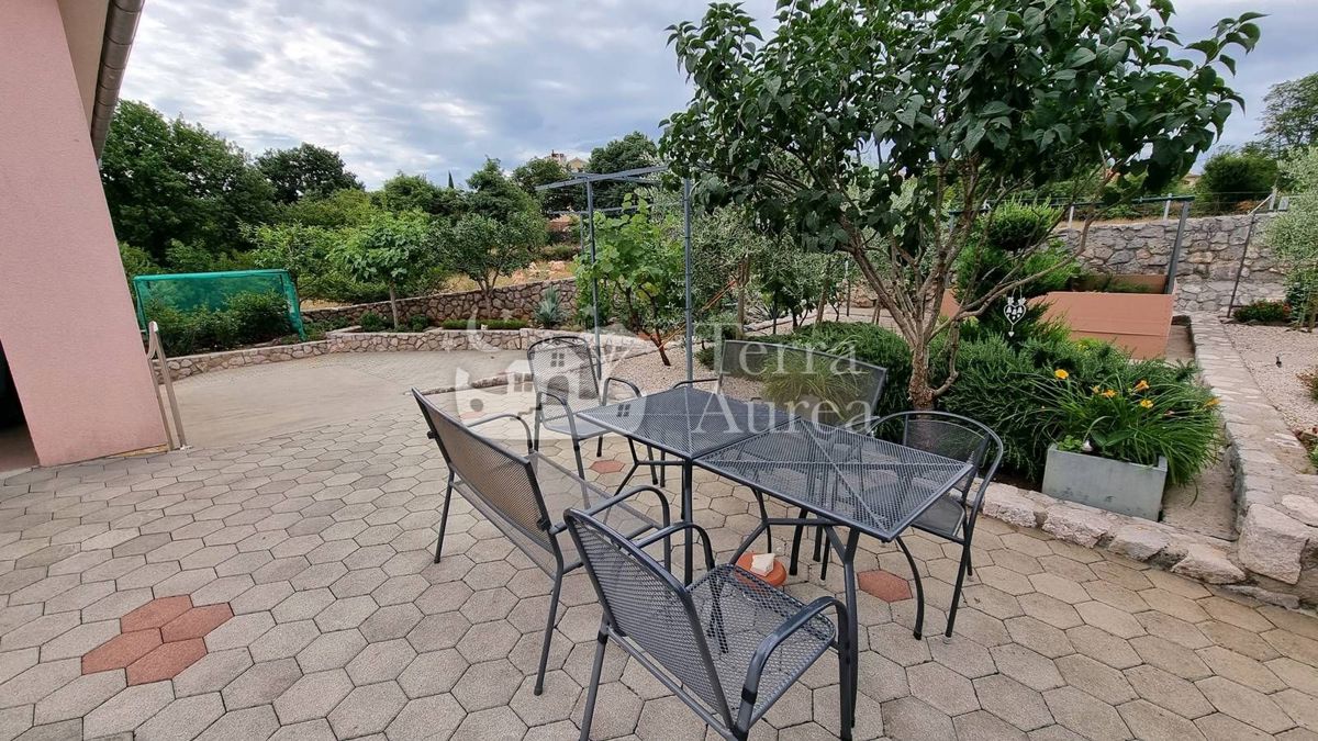 Hiša Malinska, Malinska-Dubašnica, 200m2