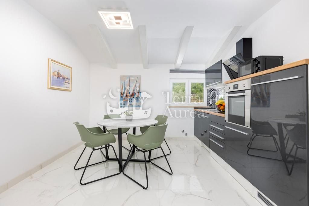 Vila Dobrinj, 250m2