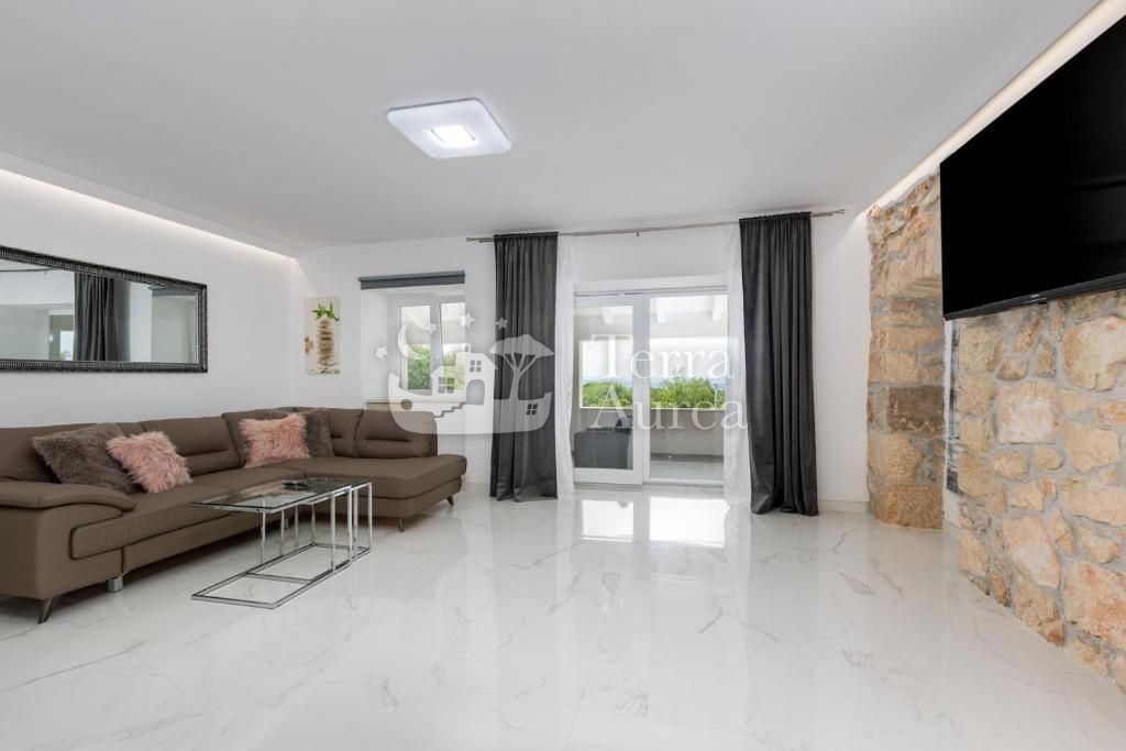 Vila Dobrinj, 250m2