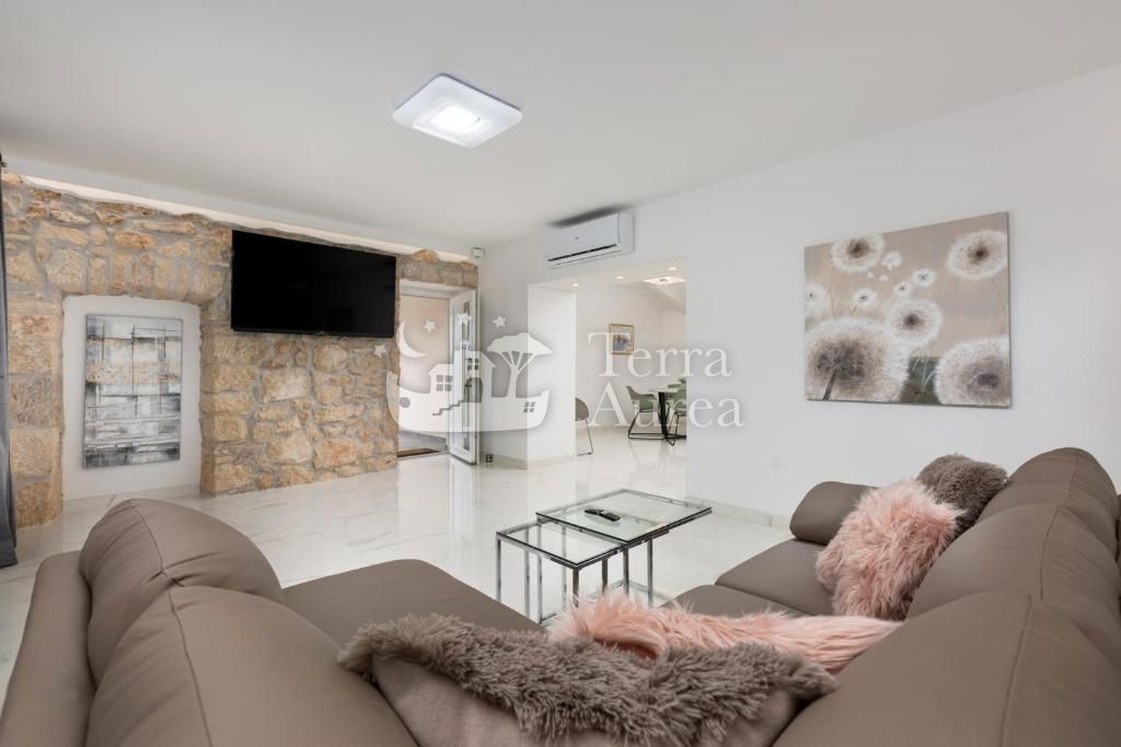 Vila Dobrinj, 250m2