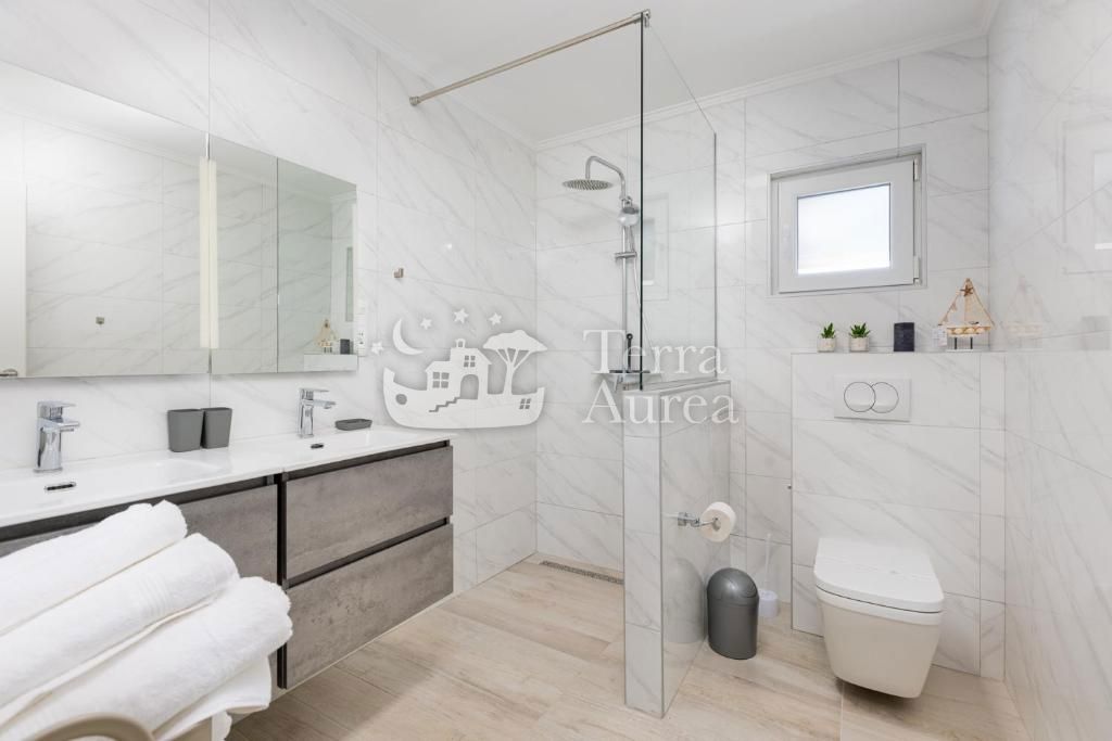 Vila Dobrinj, 250m2