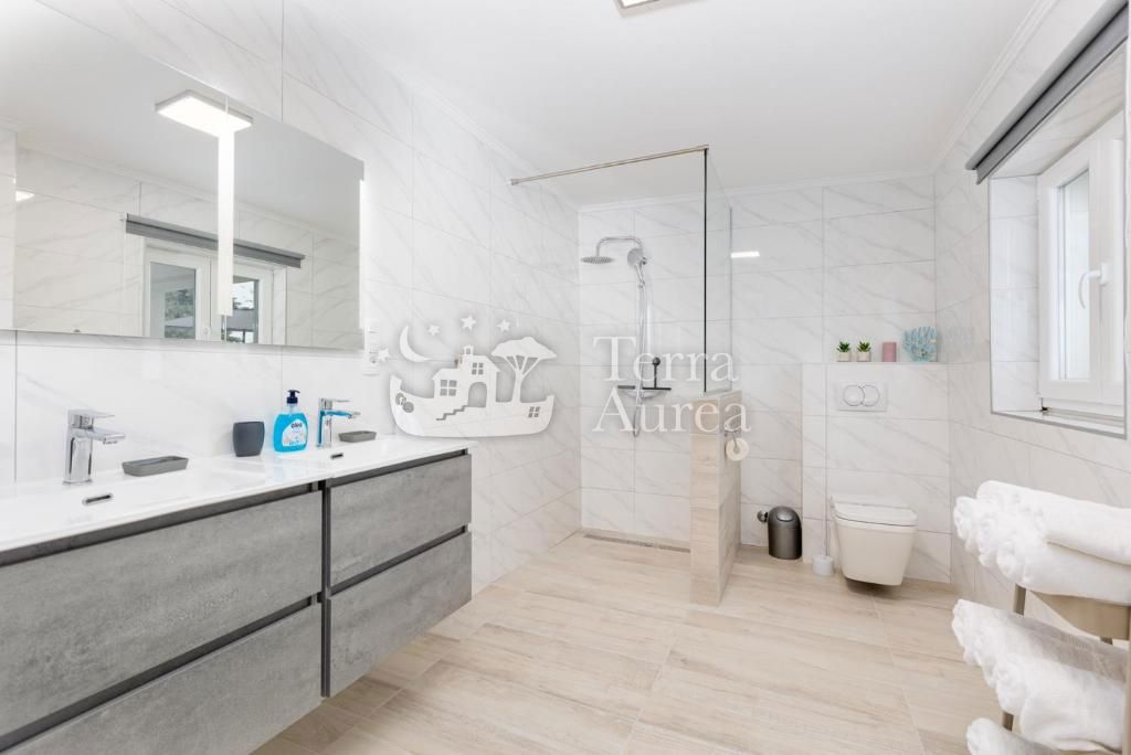Vila Dobrinj, 250m2