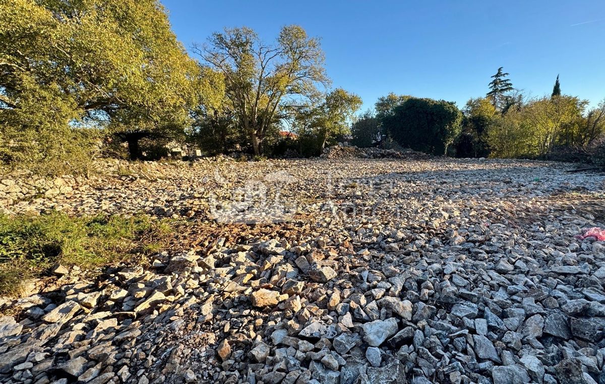 Gradbena zemljišča Vrbnik, 1.050m2