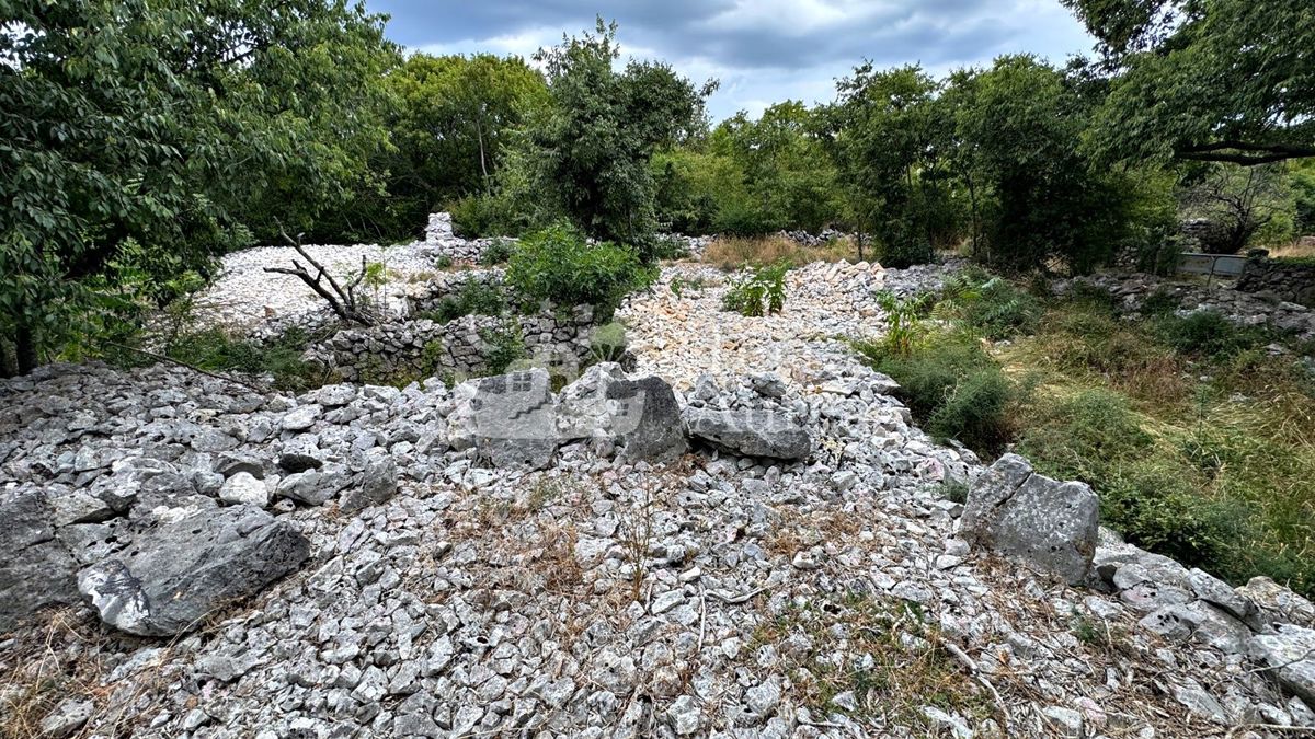 Gradbena zemljišča Vrbnik, 1.050m2