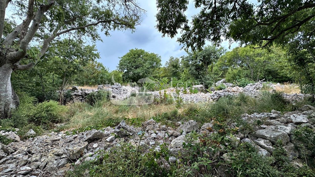 Gradbena zemljišča Vrbnik, 1.050m2