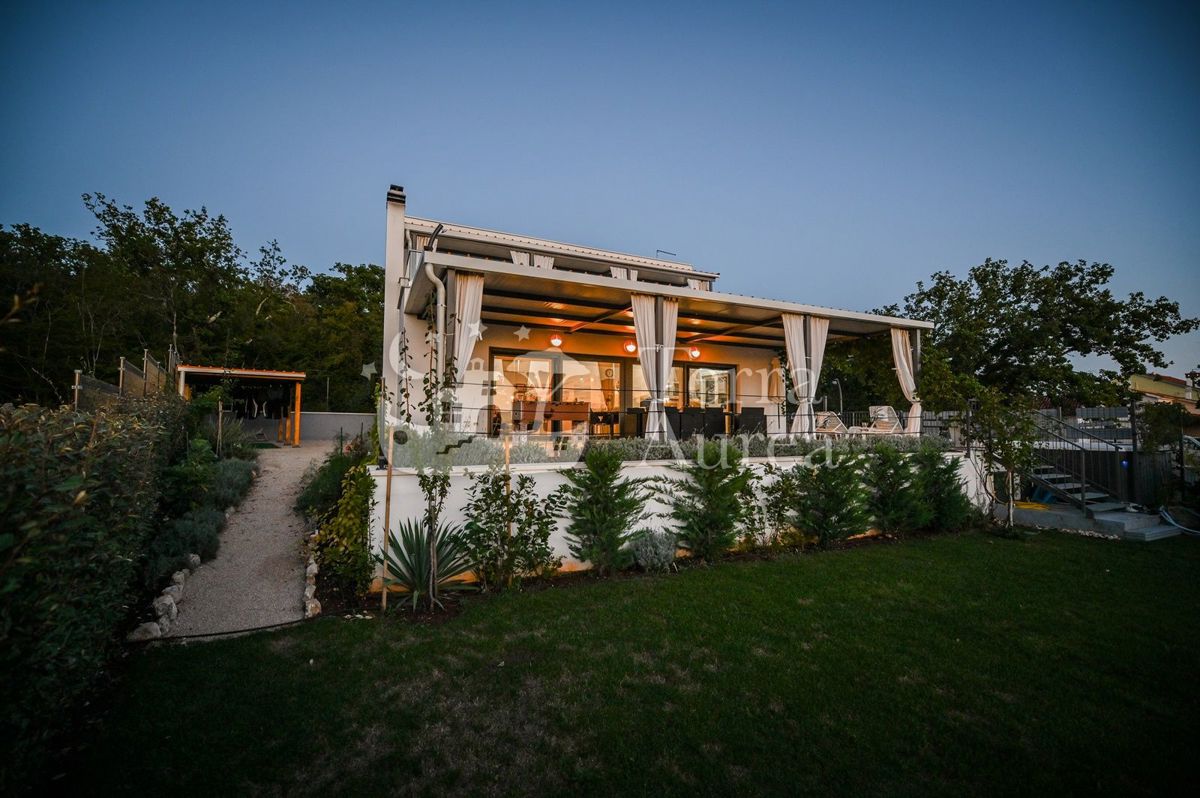 Vila Malinska, Malinska-Dubašnica, 178m2