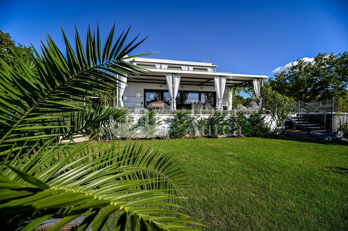 Vila Malinska, Malinska-Dubašnica, 178m2