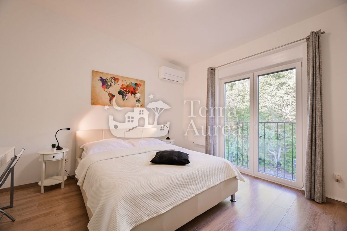 Vila Malinska, Malinska-Dubašnica, 178m2