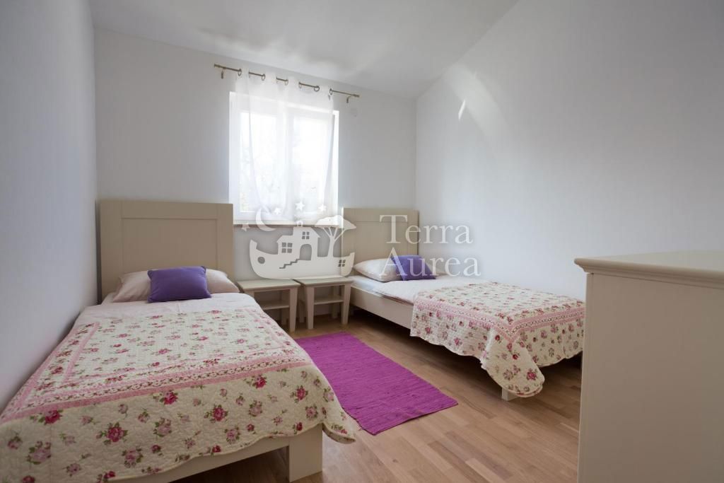 Hiša Dobrinj, 230m2