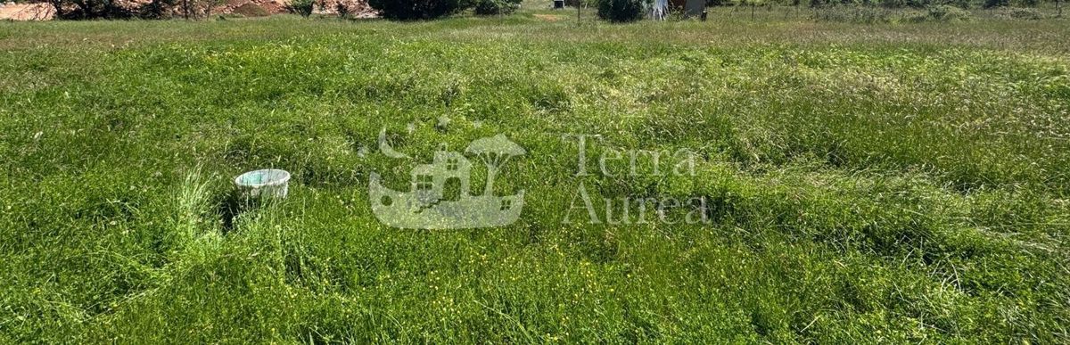 Gradbena zemljišča Dobrinj, 600m2