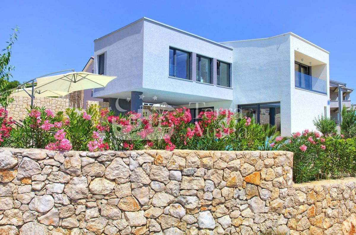 Vila Vrh, Krk, Salatić 82, 223m2