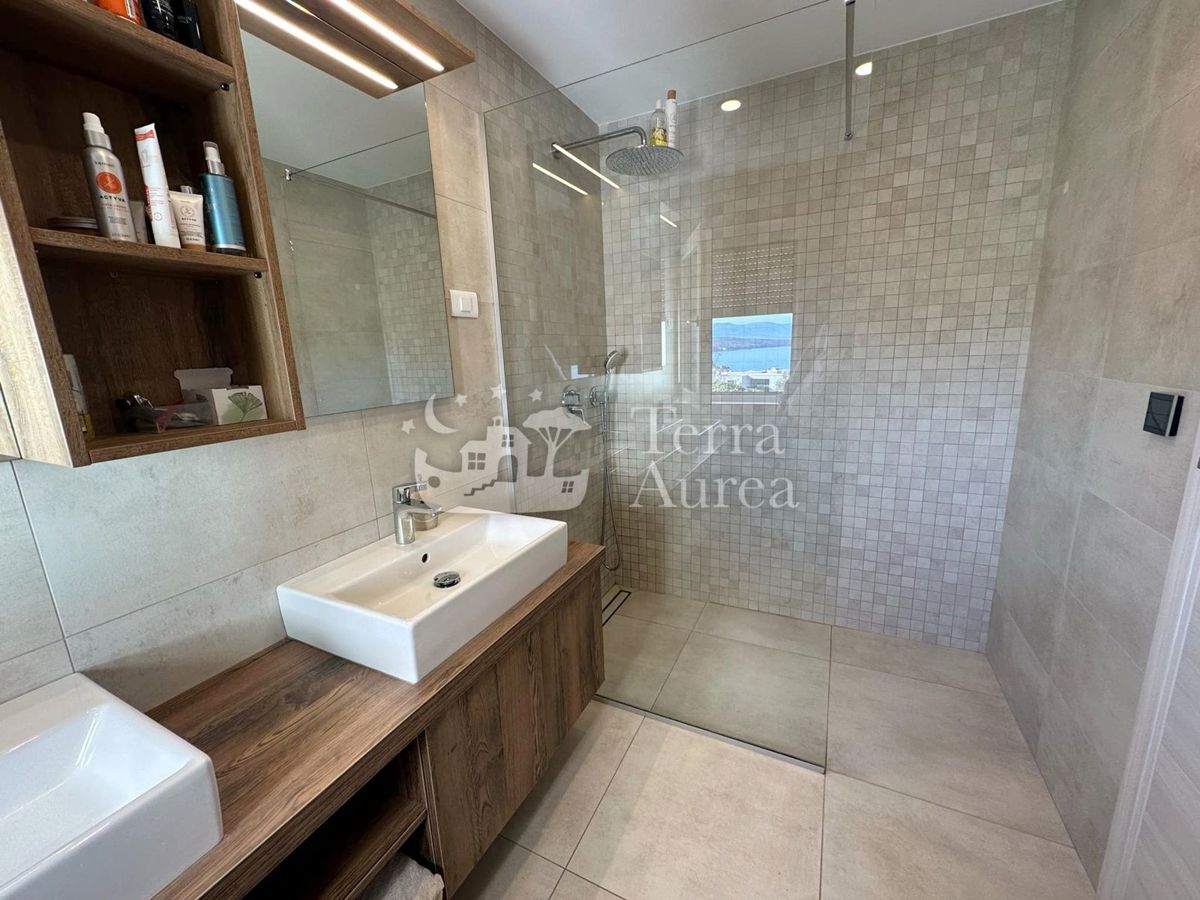 Apartma Malinska, Malinska-Dubašnica, 160m2