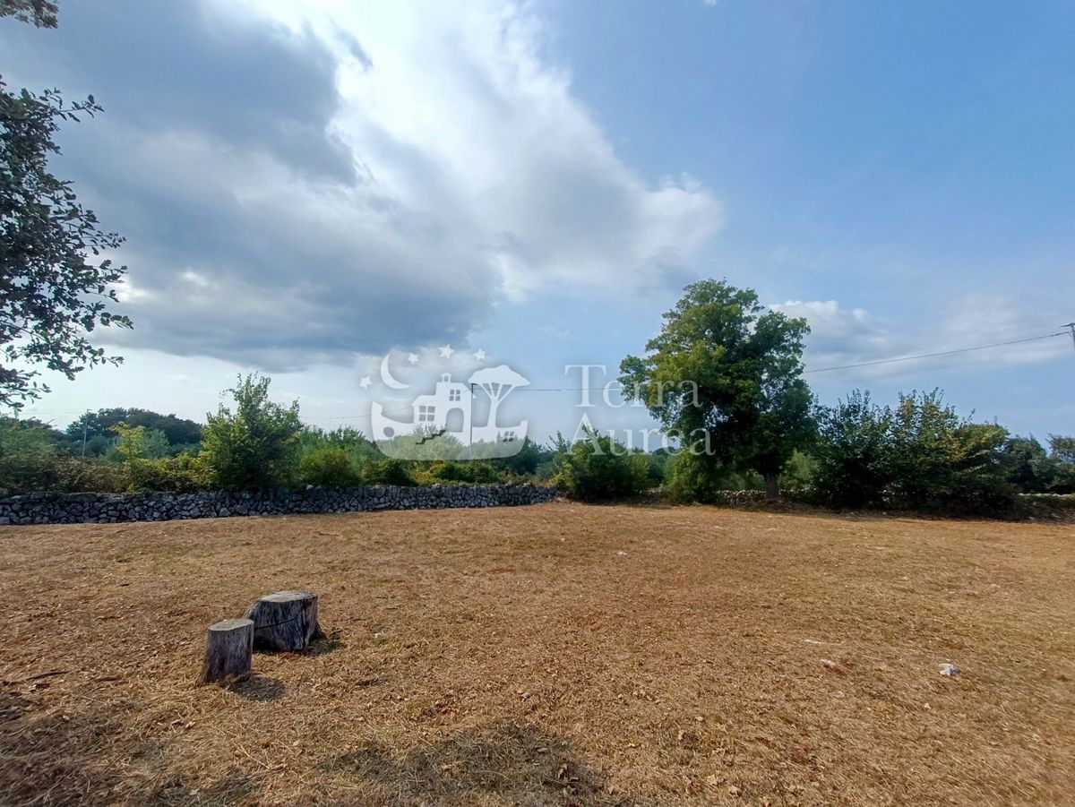 Gradbena zemljišča Malinska, Malinska-Dubašnica, 1.364m2