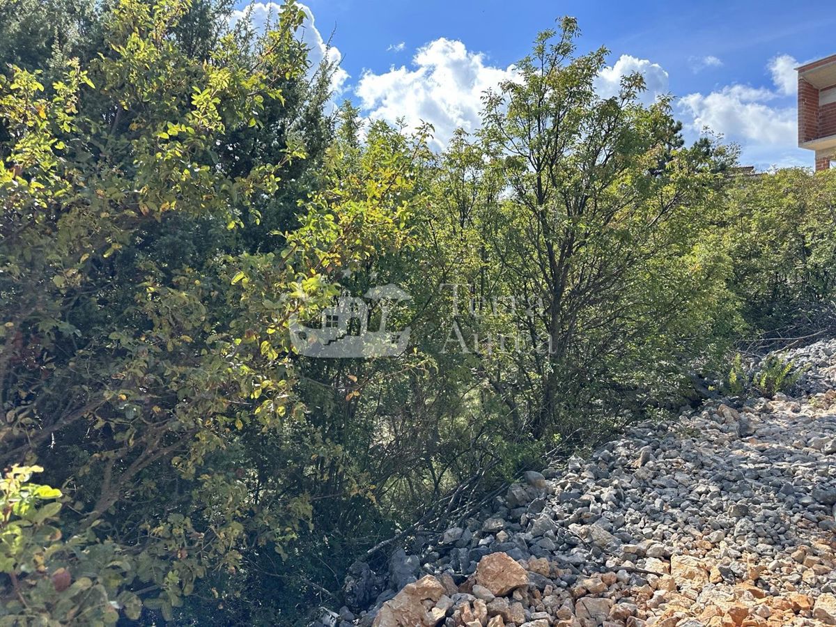 Gradbena zemljišča Vrbnik, 1.037m2