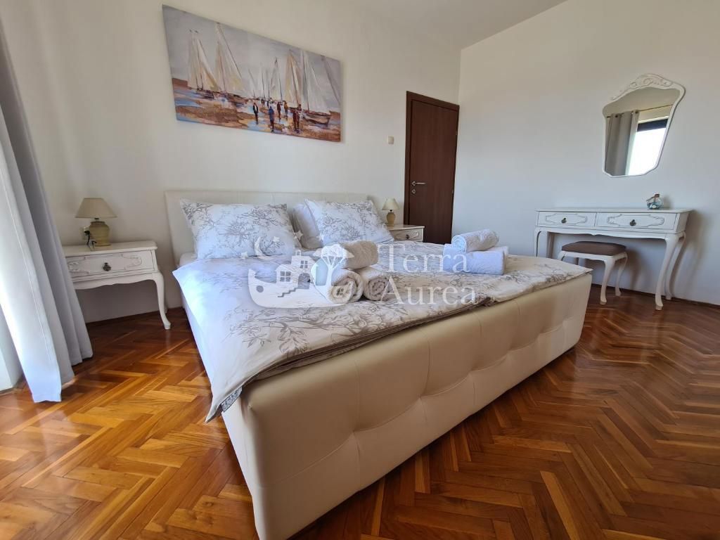 Hiša Malinska, Malinska-Dubašnica, 570m2