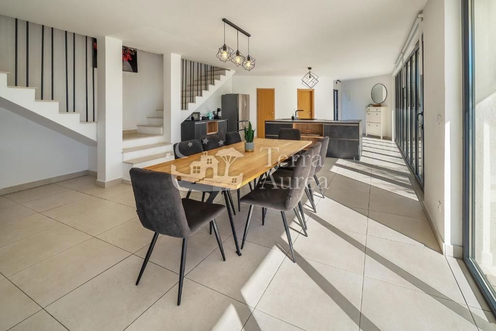 Vila Malinska, Malinska-Dubašnica, 165m2