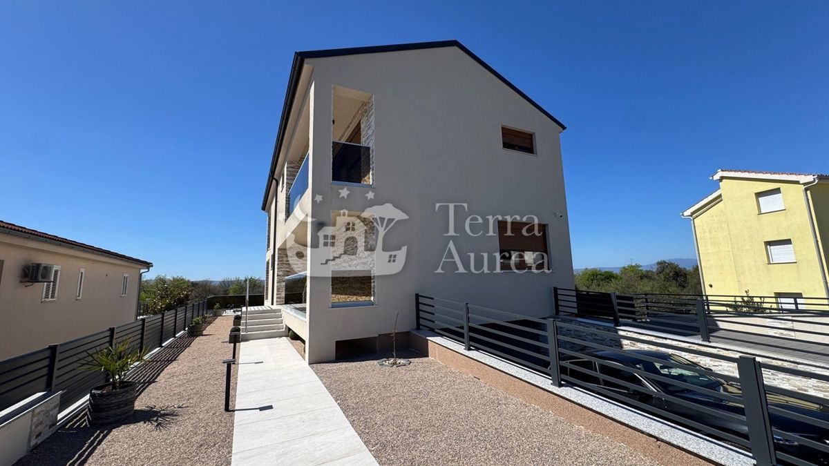 Hiša Malinska, Malinska-Dubašnica, 280m2