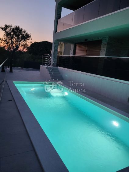 Hiša Malinska, Malinska-Dubašnica, 280m2