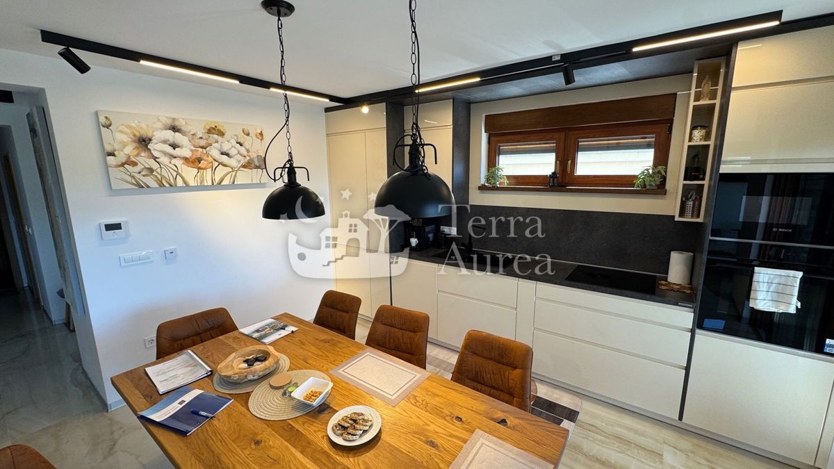 Hiša Malinska, Malinska-Dubašnica, 280m2