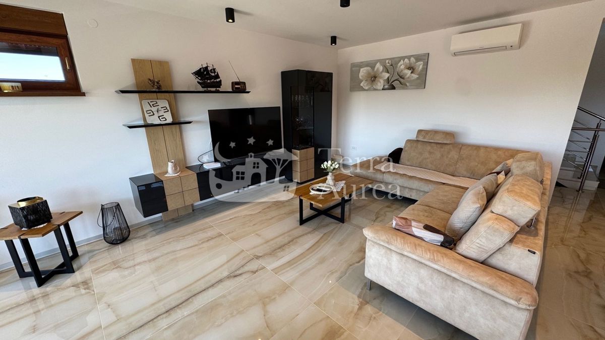 Hiša Malinska, Malinska-Dubašnica, 280m2